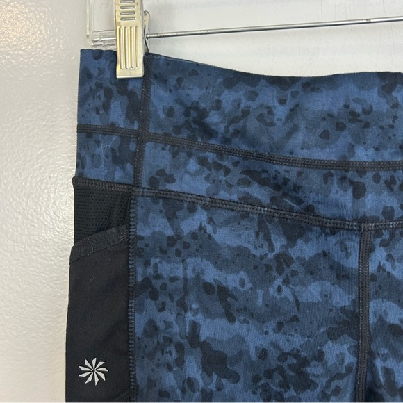 Athleta Be Free Blue Dapple Knicker Cropped Capri Leggings Size Small - Picture 3 of 11